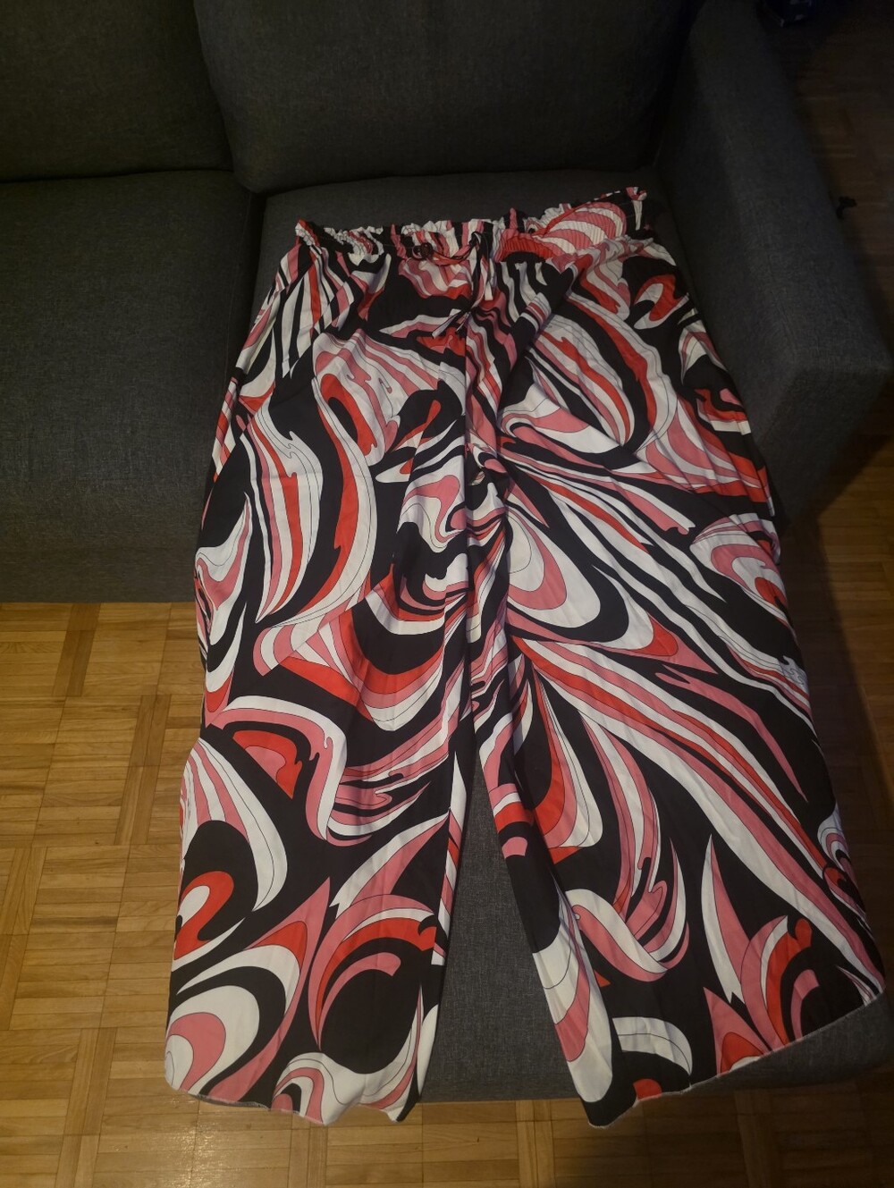 SHEIN Wide Leg Pants in Black, Red, Pink, White Swirl Print